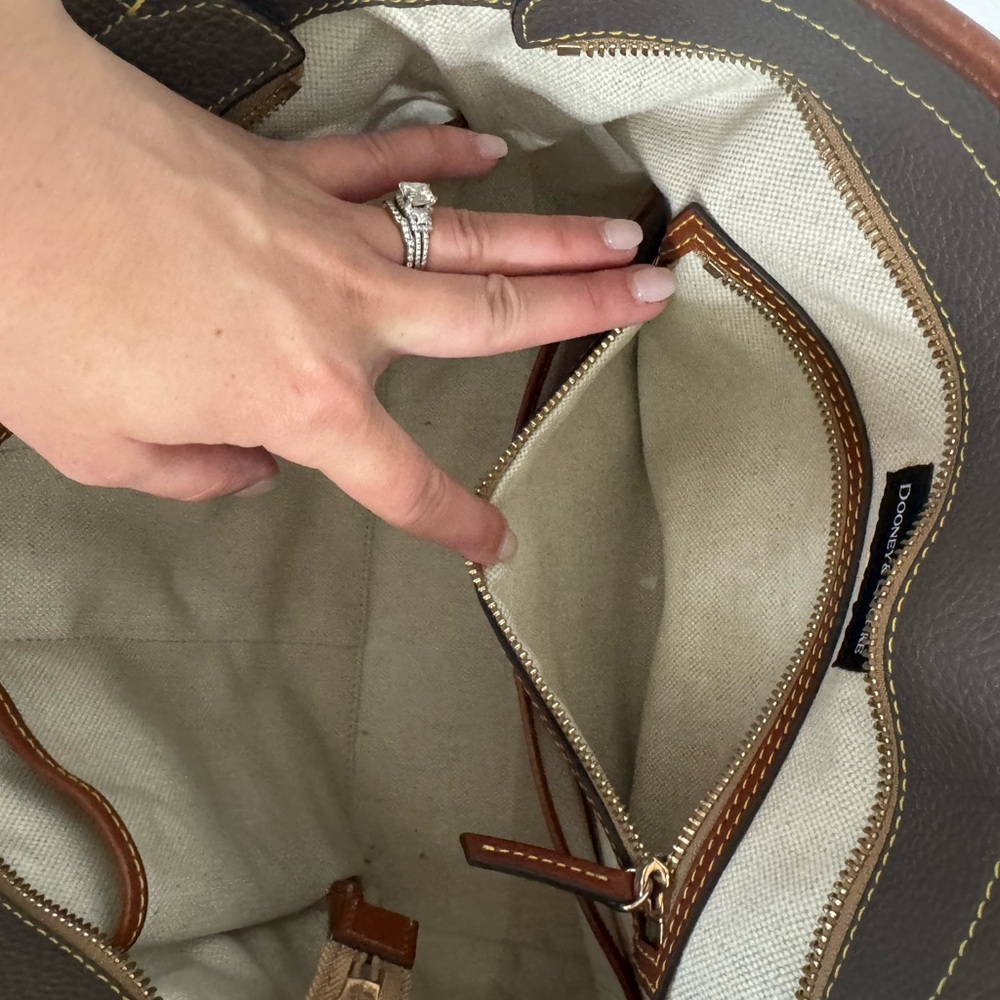 Dooney & Bourke Gray leather shoulder bag - Picture 7 of 11
